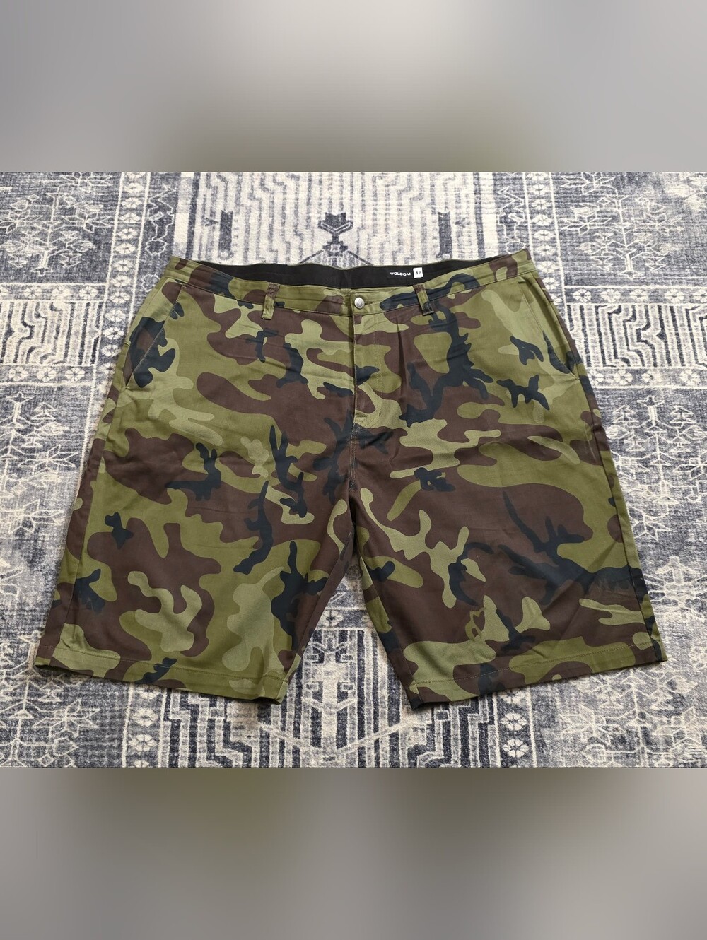 Volcom Men's Vmonty 22" Stretch Chino Shorts Green Combo Camouflage Size 42 rare